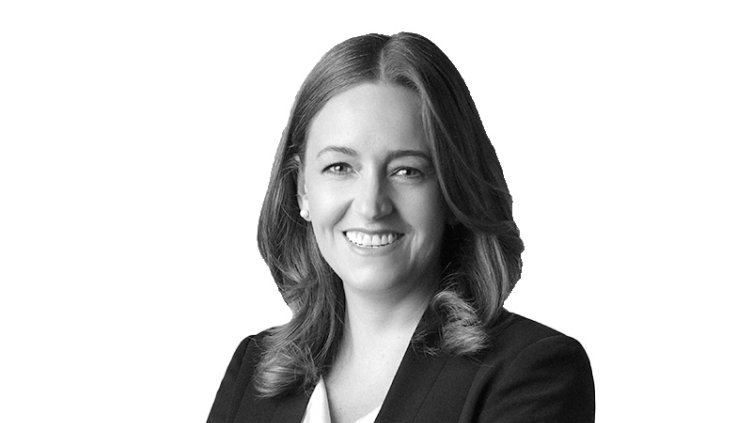 Laura Lallis headshot
