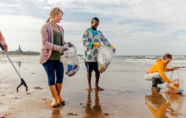 JLL Employee volunteering & Charitable contributions in beach cleaning